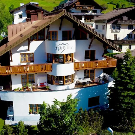 Alpin Life Szálloda 3*